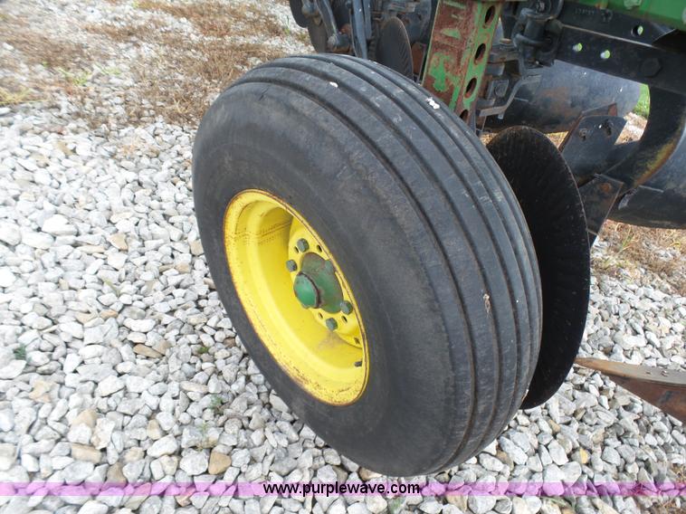 image for item K5385 John Deere 2600 six bottom plow