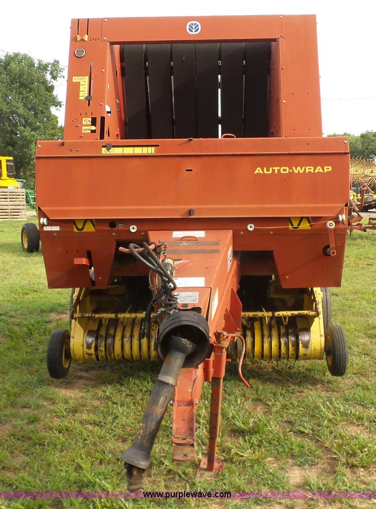 image for item K7092 1999 New Holland 658 round baler