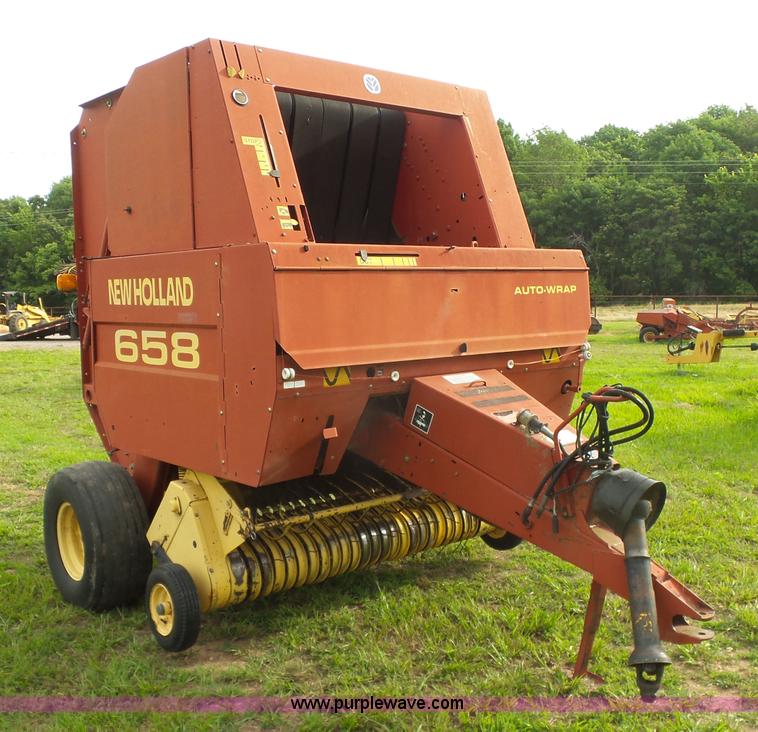 image for item K7092 1999 New Holland 658 round baler