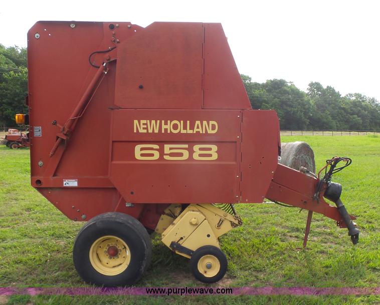 image for item K7092 1999 New Holland 658 round baler