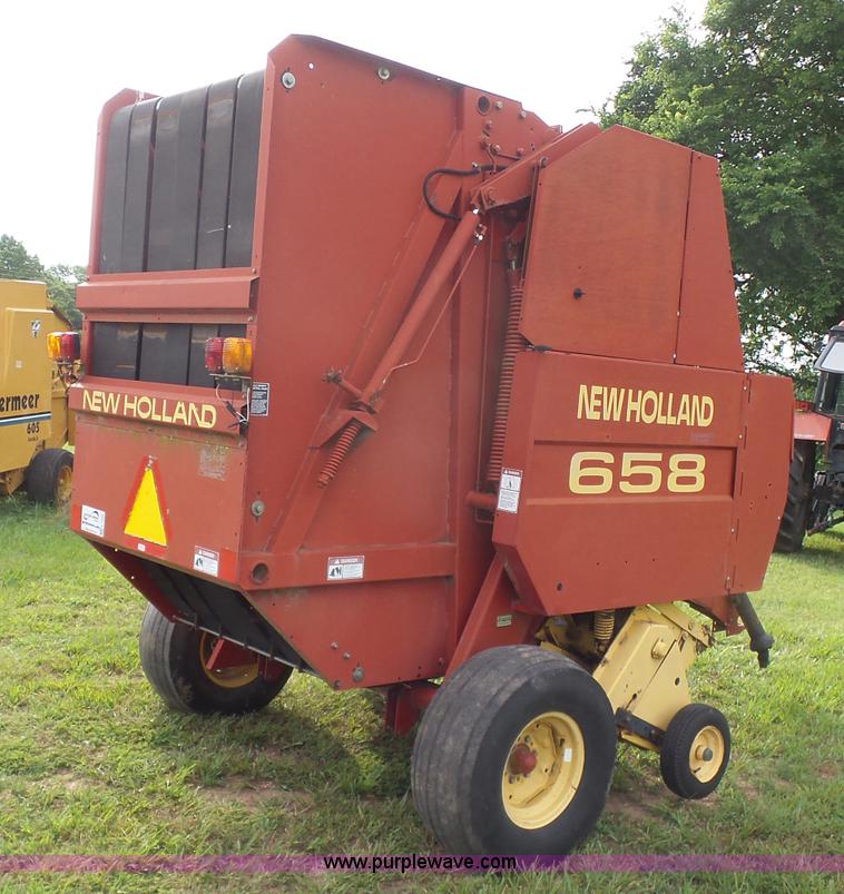 image for item K7092 1999 New Holland 658 round baler
