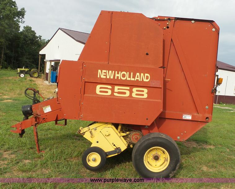 image for item K7092 1999 New Holland 658 round baler