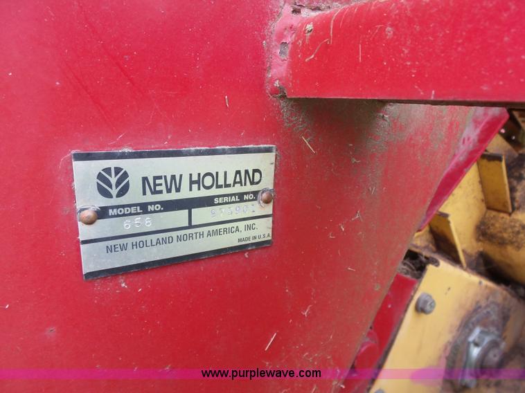 image for item K7092 1999 New Holland 658 round baler