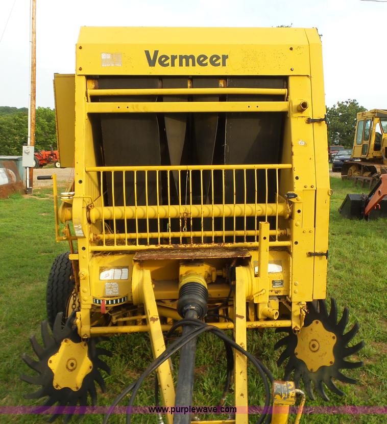 image for item K7096 1992 Vermeer 504 Super I round baler