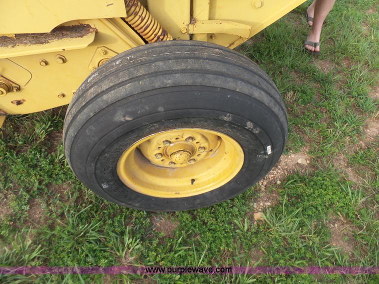 image for item K7096 1992 Vermeer 504 Super I round baler