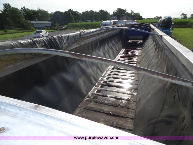 image for item K8380 2008 Aulick commodity belt trailer