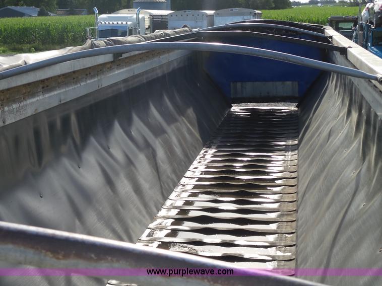 image for item K8380 2008 Aulick commodity belt trailer