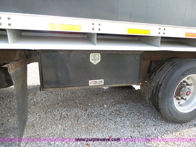 image for item K8380 2008 Aulick commodity belt trailer