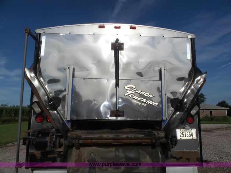 image for item K8380 2008 Aulick commodity belt trailer