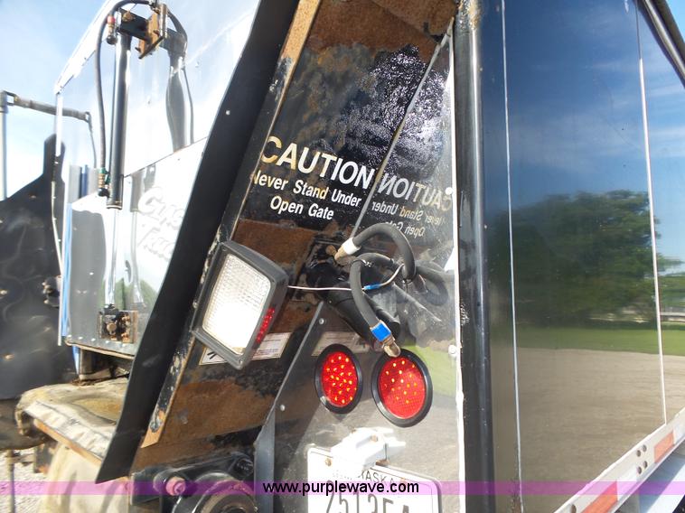 image for item K8380 2008 Aulick commodity belt trailer