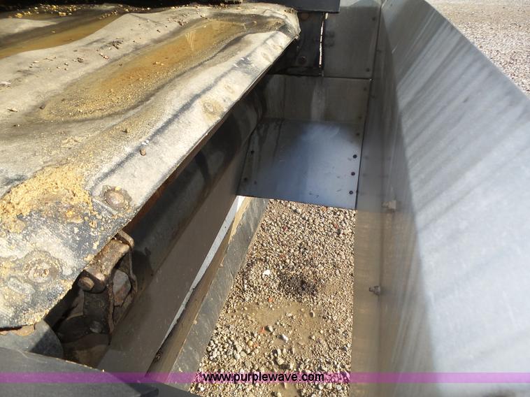 image for item K8380 2008 Aulick commodity belt trailer