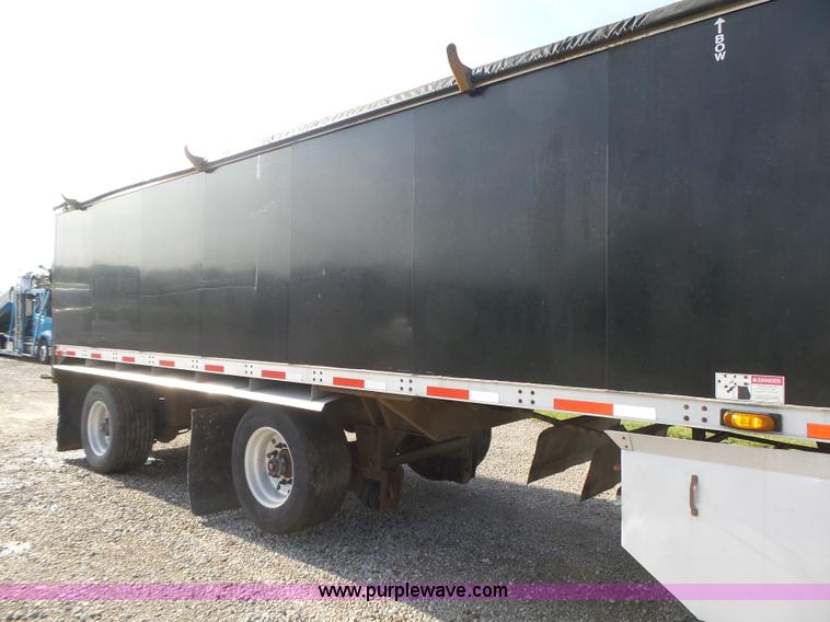 image for item K8380 2008 Aulick commodity belt trailer