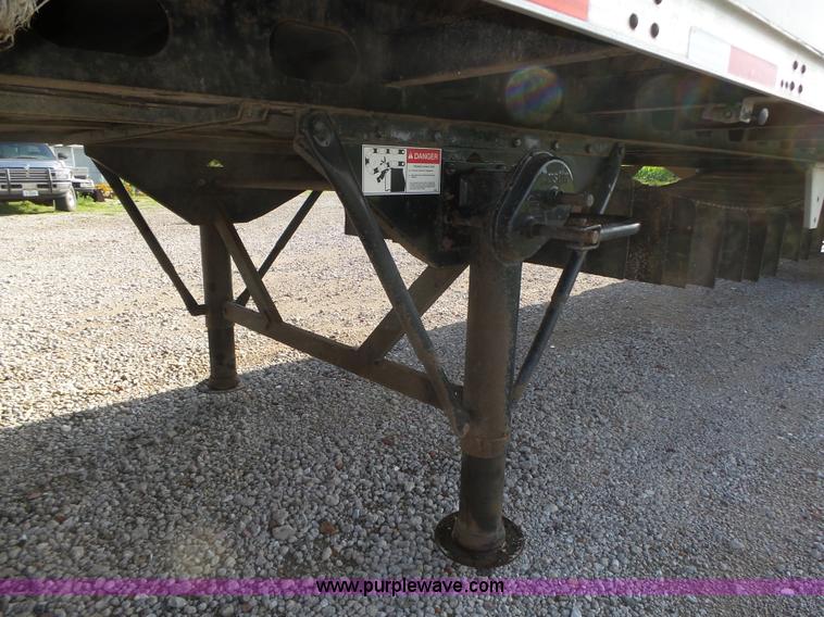 image for item K8380 2008 Aulick commodity belt trailer