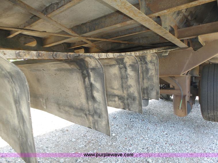 image for item K8380 2008 Aulick commodity belt trailer