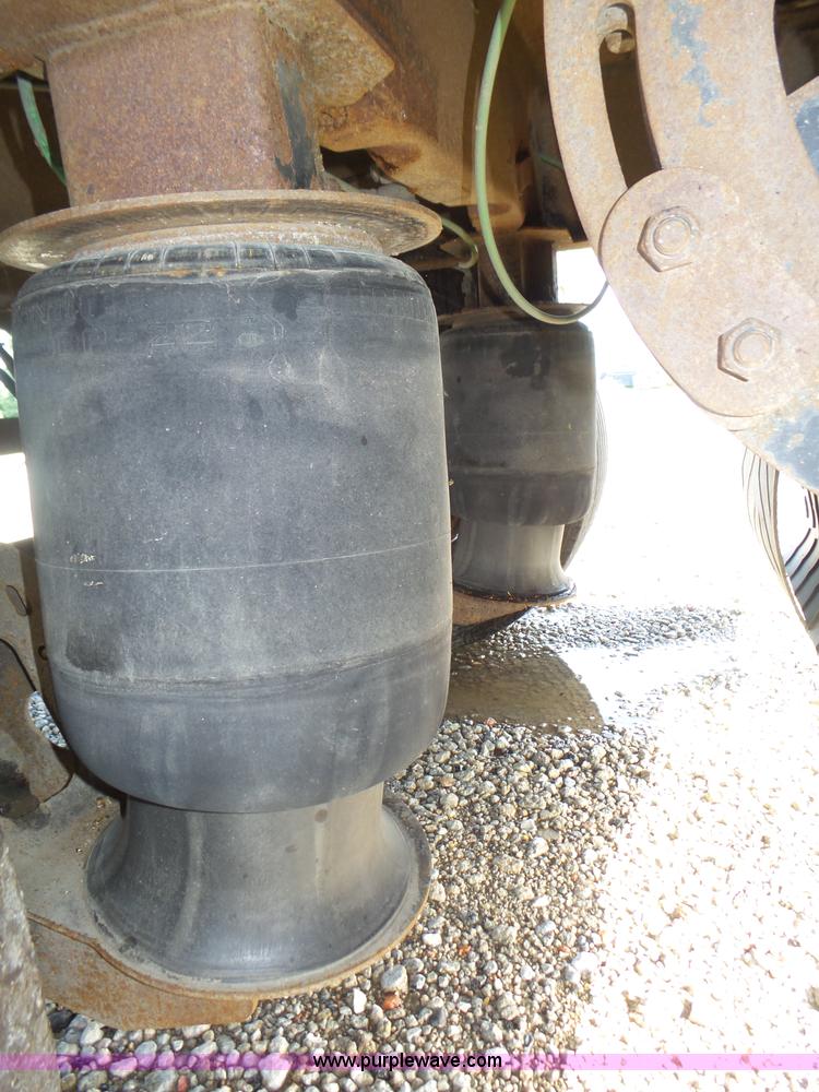 image for item K8380 2008 Aulick commodity belt trailer