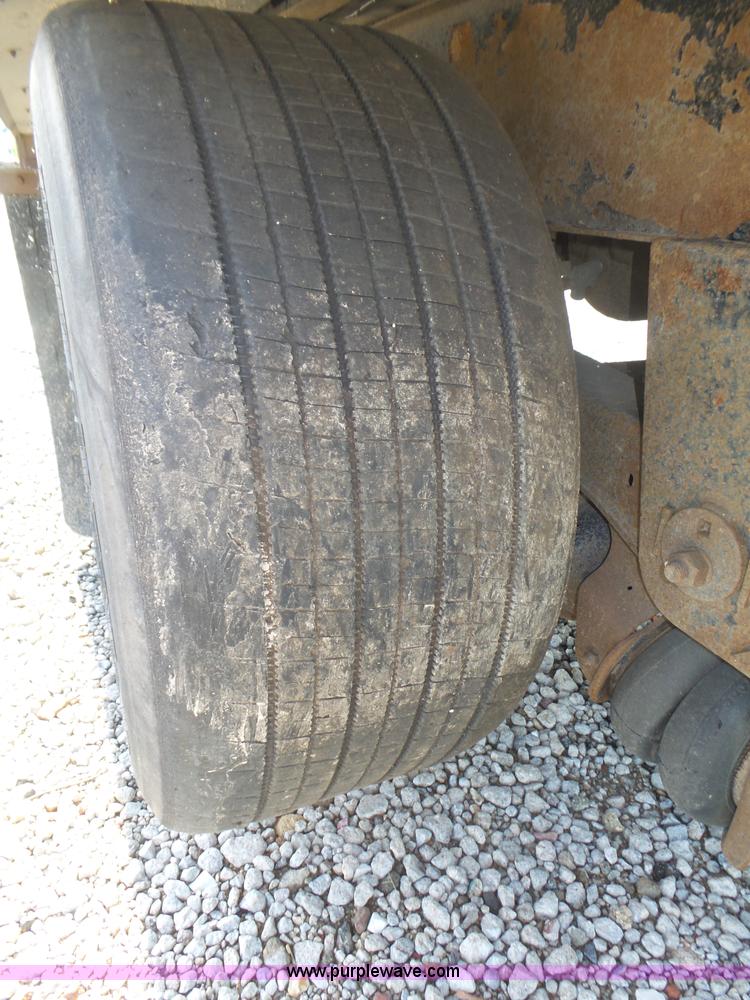 image for item K8380 2008 Aulick commodity belt trailer