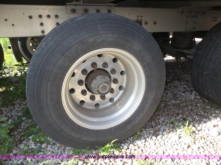 image for item K8380 2008 Aulick commodity belt trailer