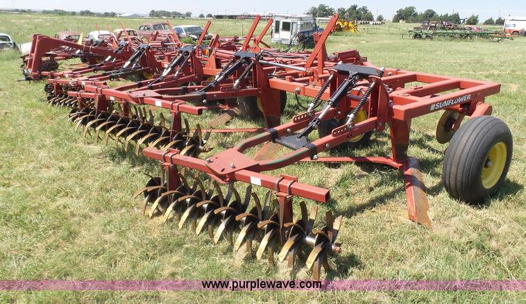 image for item K8497 Sunflower 3392-52 sweep plow