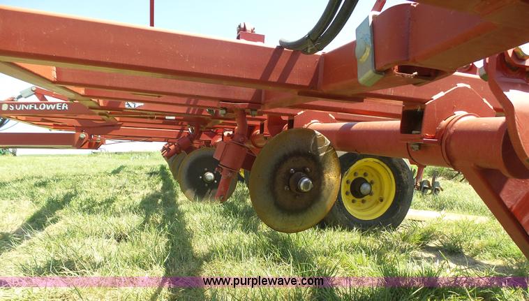 image for item K8497 Sunflower 3392-52 sweep plow