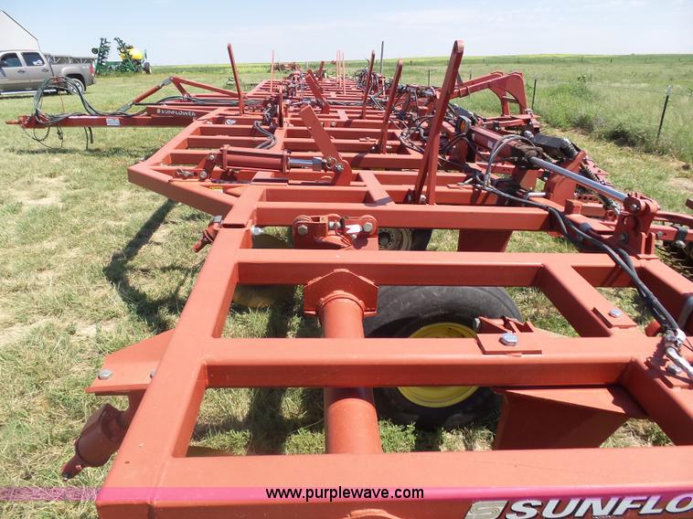 image for item K8497 Sunflower 3392-52 sweep plow