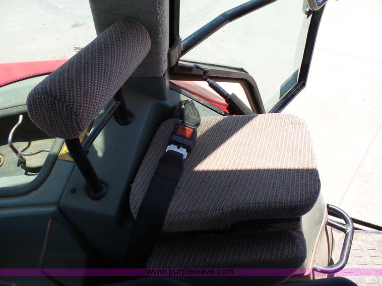 image for item K8765 2000 Massey-Ferguson 6270 MFWD tractor