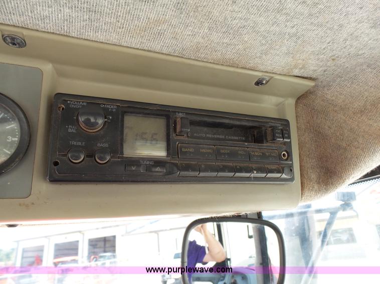 image for item K8765 2000 Massey-Ferguson 6270 MFWD tractor