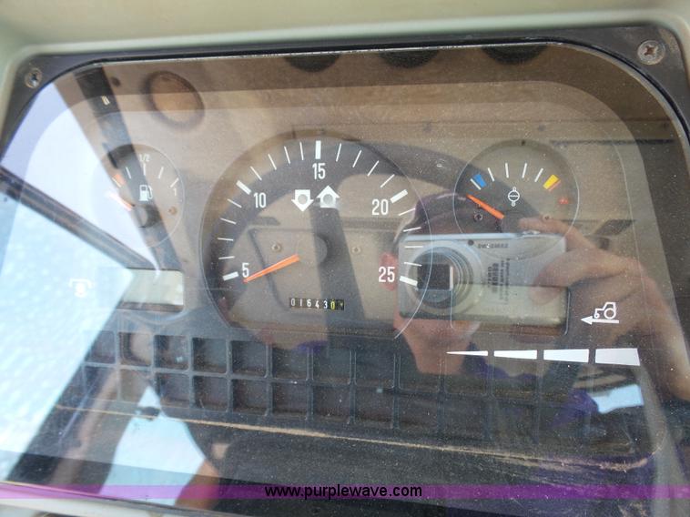 image for item K8765 2000 Massey-Ferguson 6270 MFWD tractor