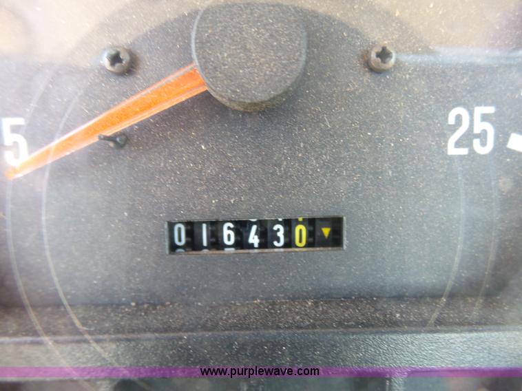 image for item K8765 2000 Massey-Ferguson 6270 MFWD tractor