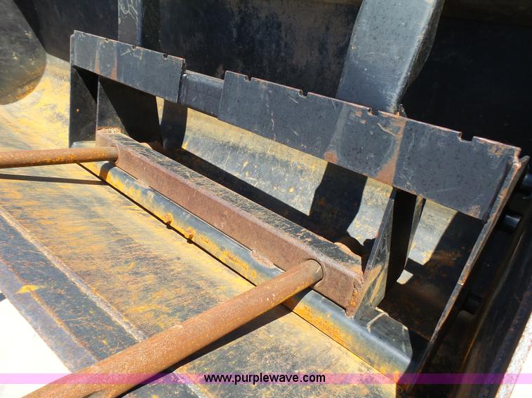 image for item K8765 2000 Massey-Ferguson 6270 MFWD tractor