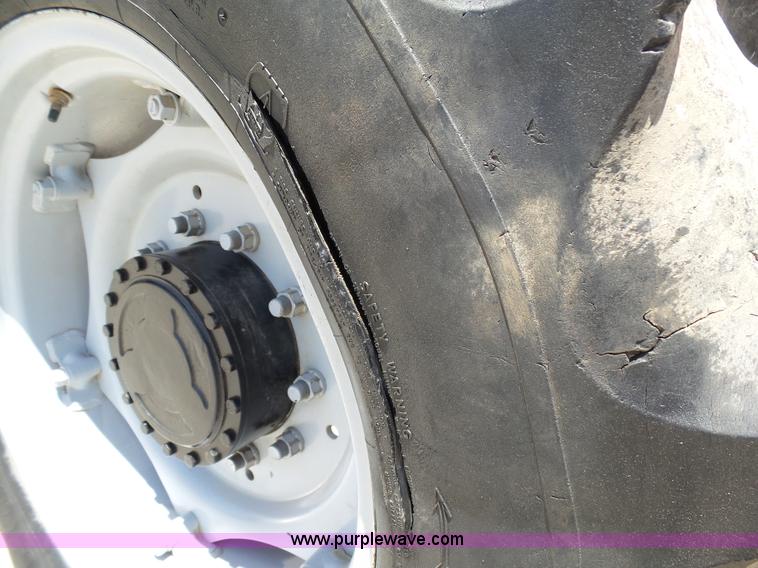 image for item K8765 2000 Massey-Ferguson 6270 MFWD tractor