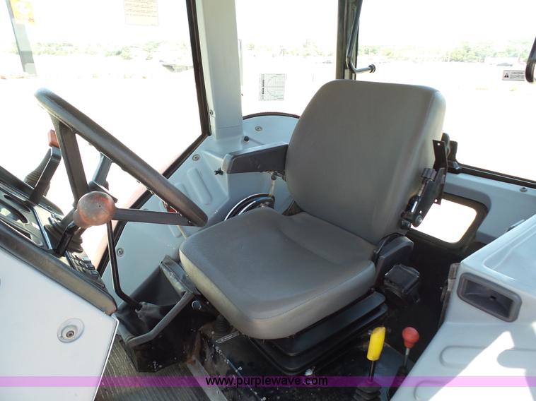 image for item K8766 2008 Massey-Ferguson 583 MFWD tractor