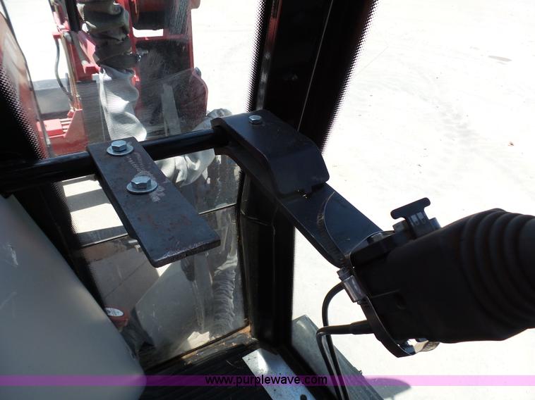 image for item K8766 2008 Massey-Ferguson 583 MFWD tractor