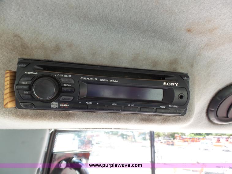 image for item K8766 2008 Massey-Ferguson 583 MFWD tractor