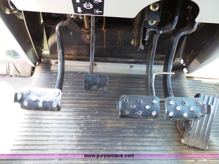 image for item K8766 2008 Massey-Ferguson 583 MFWD tractor