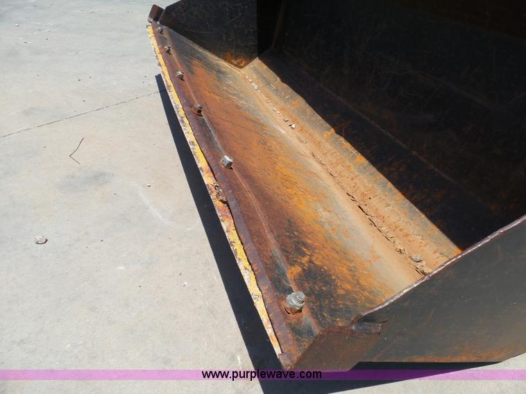 image for item K8766 2008 Massey-Ferguson 583 MFWD tractor