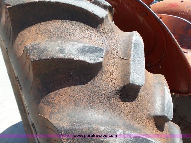 image for item K8768 1960 Massey-Ferguson 65 tractor