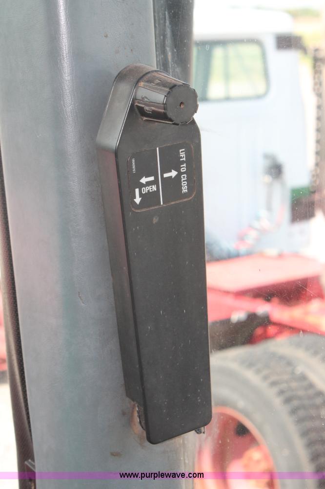 image for item K8775 1989 Case IH 7140 MFWD tractor