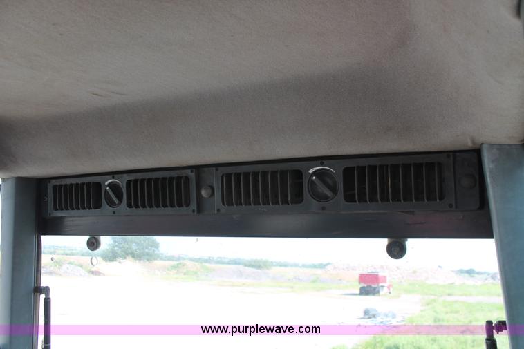 image for item K8775 1989 Case IH 7140 MFWD tractor