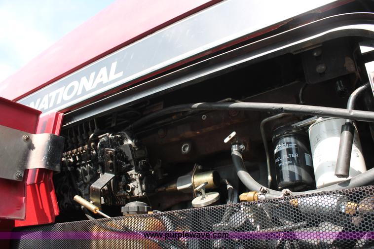 image for item K8775 1989 Case IH 7140 MFWD tractor