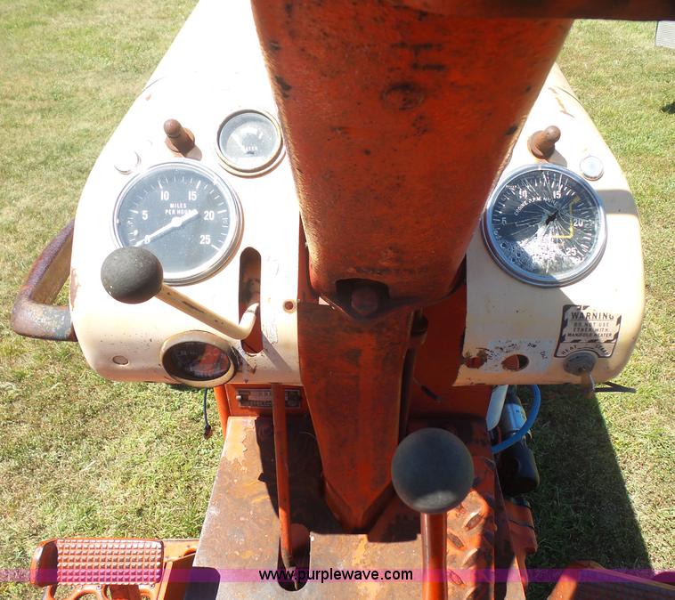 image for item L4941 1968 Case 930 tractor