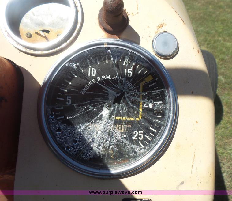 image for item L4941 1968 Case 930 tractor