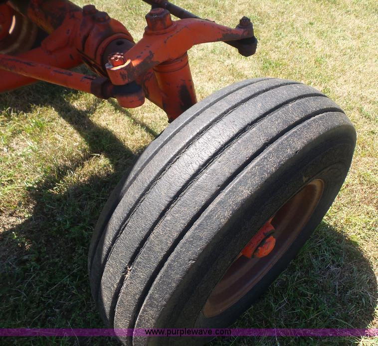 image for item L4941 1968 Case 930 tractor