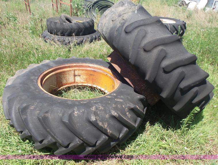 image for item L4941 1968 Case 930 tractor