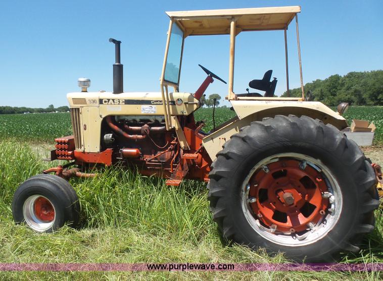 image for item L4942 1966 Case 930 tractor