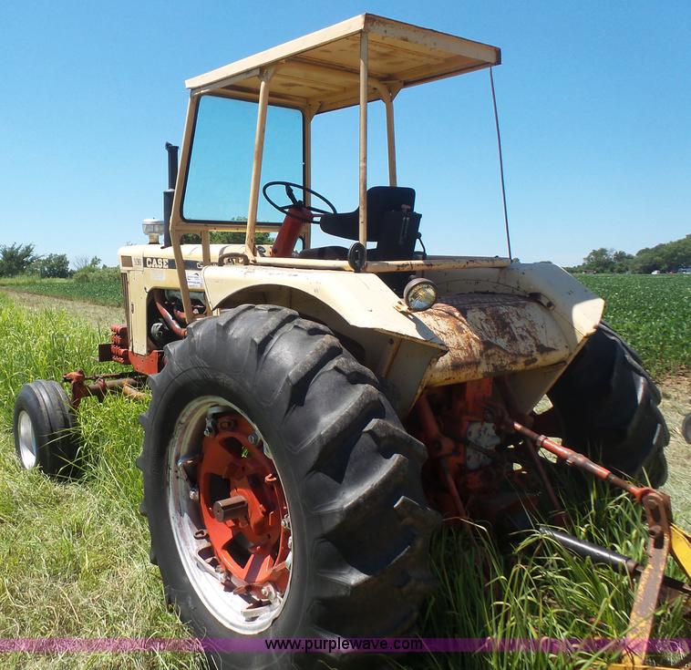 image for item L4942 1966 Case 930 tractor