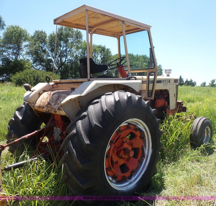 image for item L4942 1966 Case 930 tractor