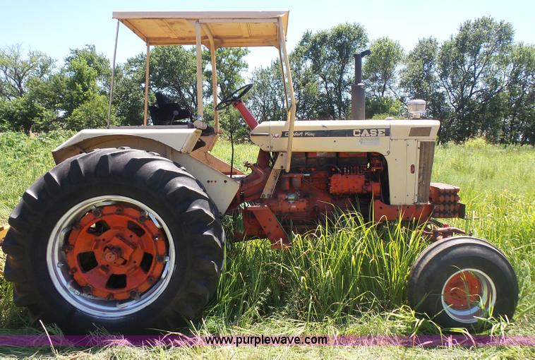 image for item L4942 1966 Case 930 tractor