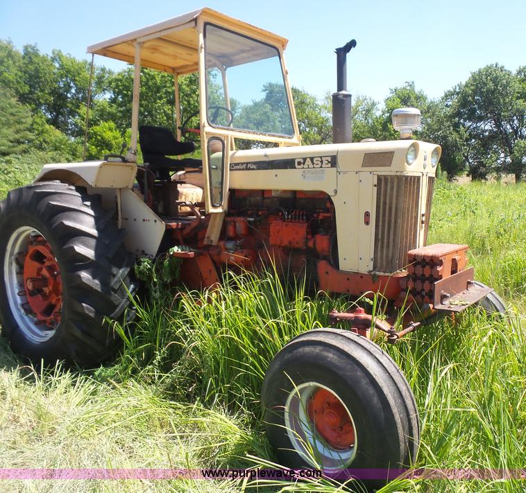 image for item L4942 1966 Case 930 tractor