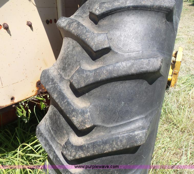 image for item L4942 1966 Case 930 tractor