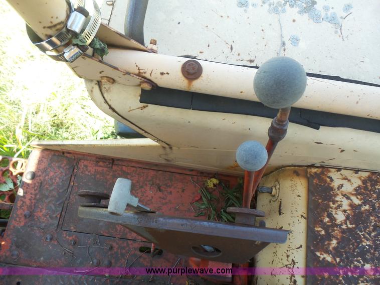 image for item L4942 1966 Case 930 tractor